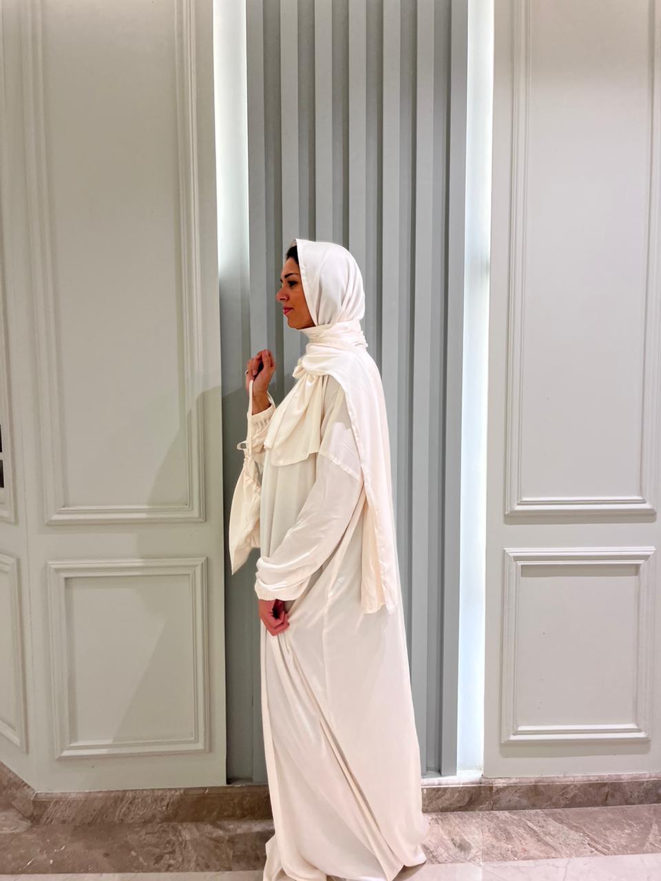 Off White Satin Esdal