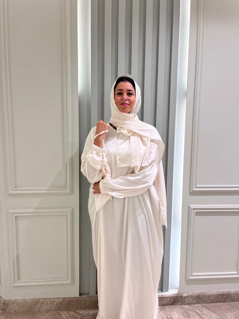 Off White Satin Esdal