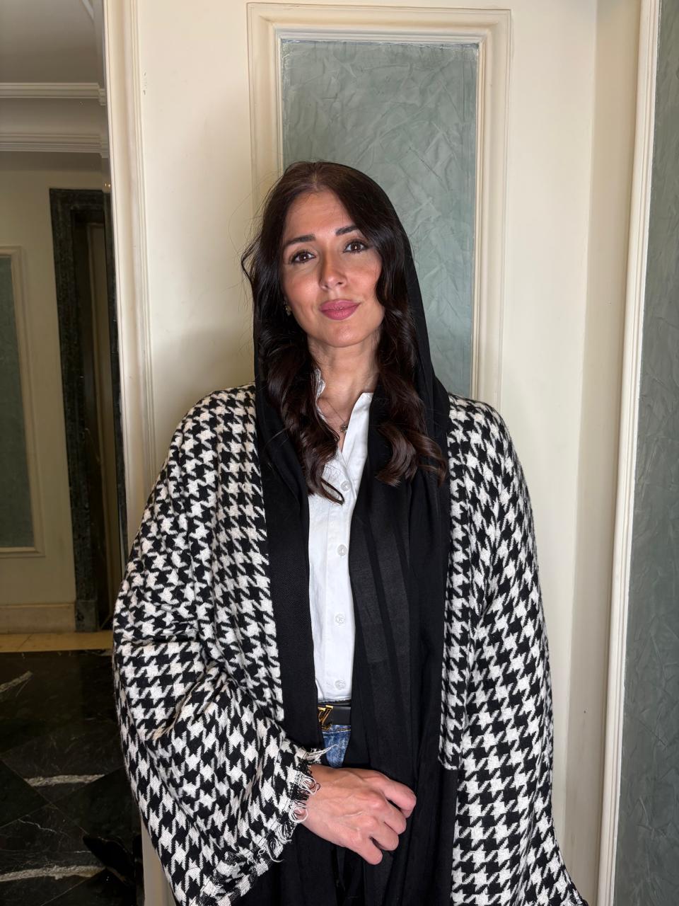 Black and white hounds tooth Abaya