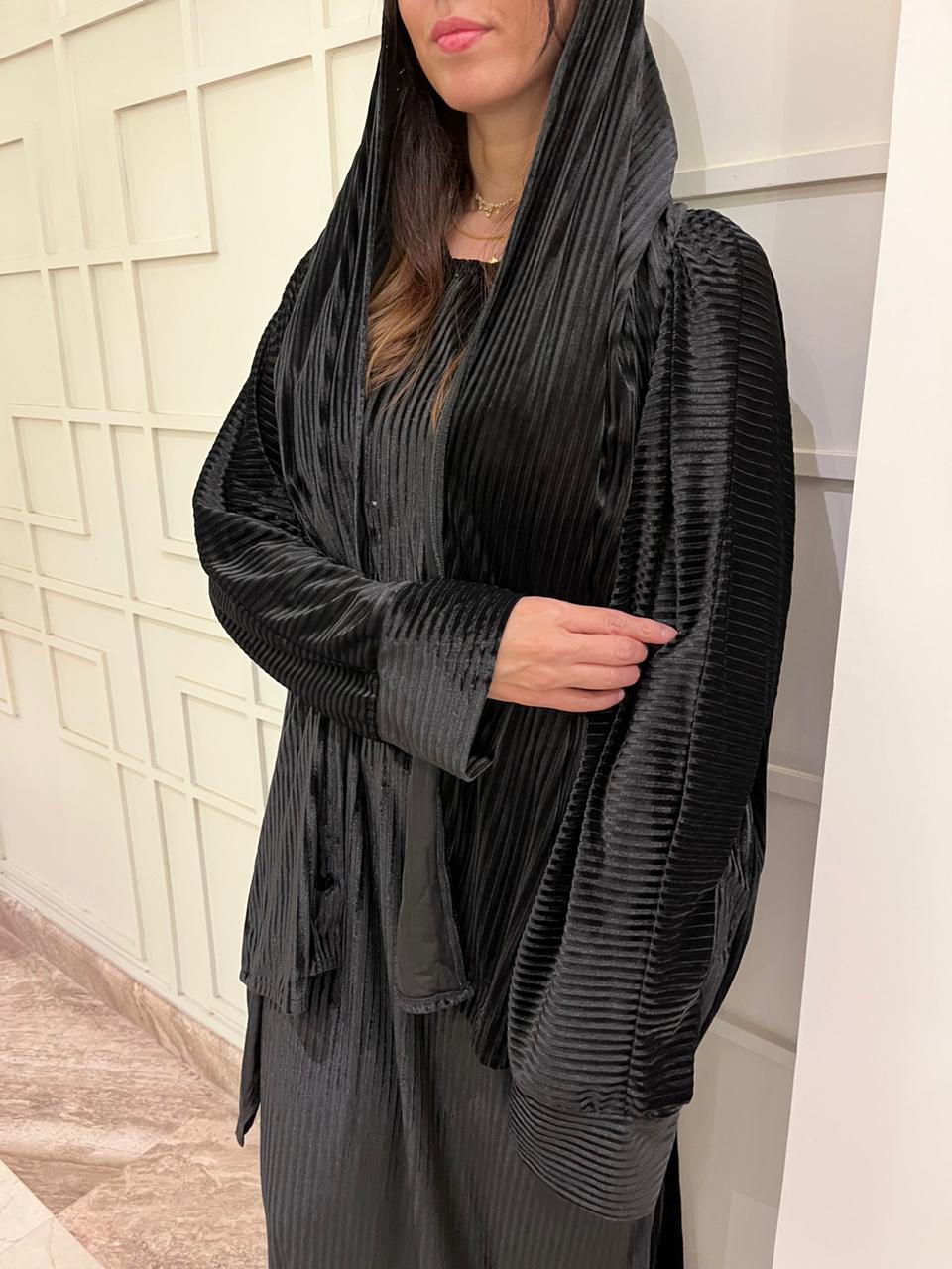 Black Velvet Pleated Esdal