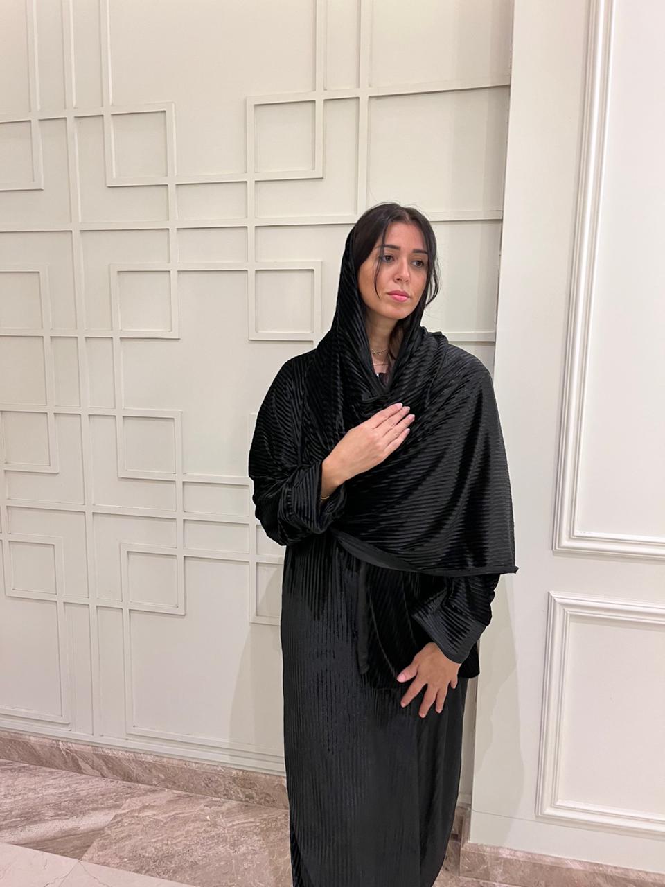 Black Velvet Pleated Esdal