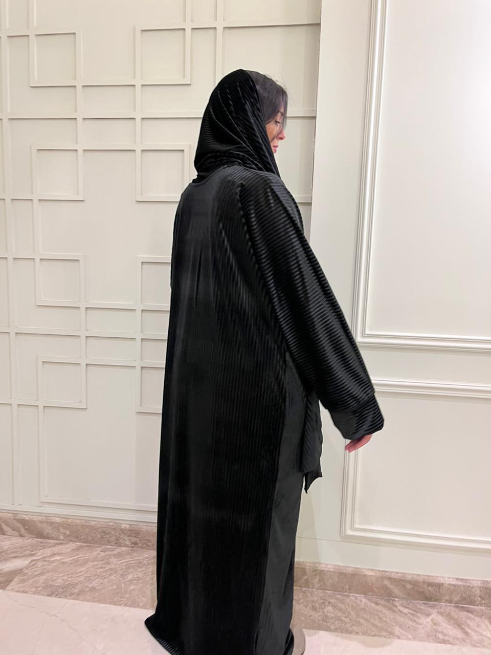 Black Velvet Pleated Esdal