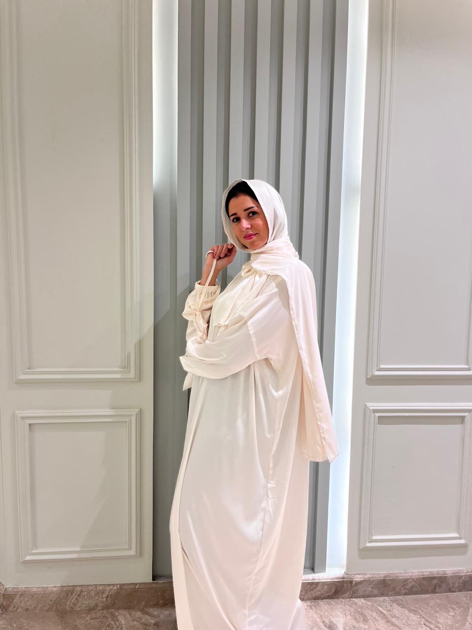 Off White Satin Esdal